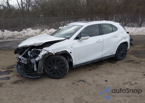 2022 Lexus Ux 250H F Sport z USA, uszkodzony, nr VIN JTHR9JBH9N2055711